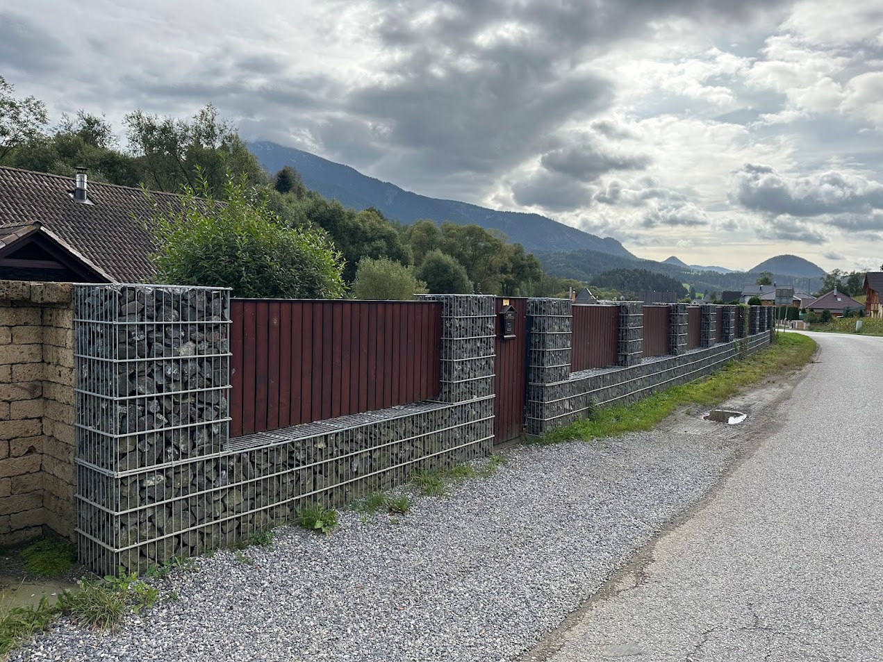 gabion fence with wood